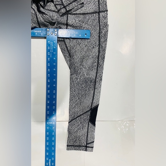 Lululemon athletic women's 2 items as a bundle - Picture 6 of 6